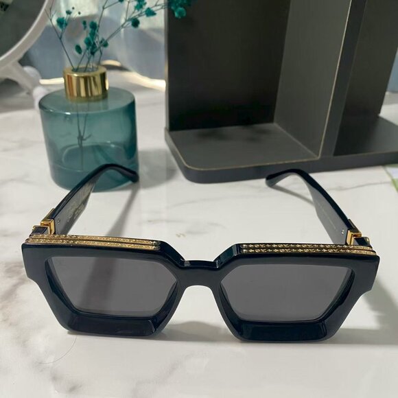 Louis Vuitton Black Sunglasses main image 4